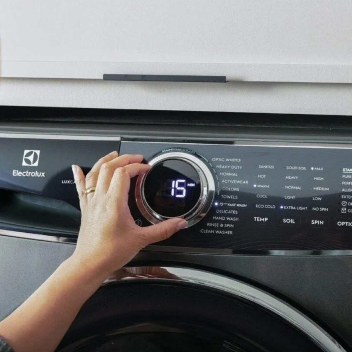 Electrolux Grey 27" Front Load Washer (5.2 cu. ft.)- ELFW7637AT