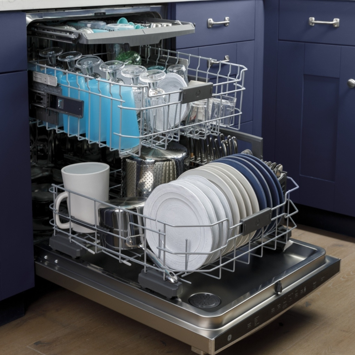 GE Stainless Steel 24" Dishwasher (46 dB) - GDT665SSNSS
