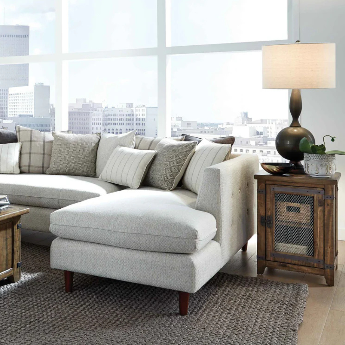 London 22" End Table - Natural Pine