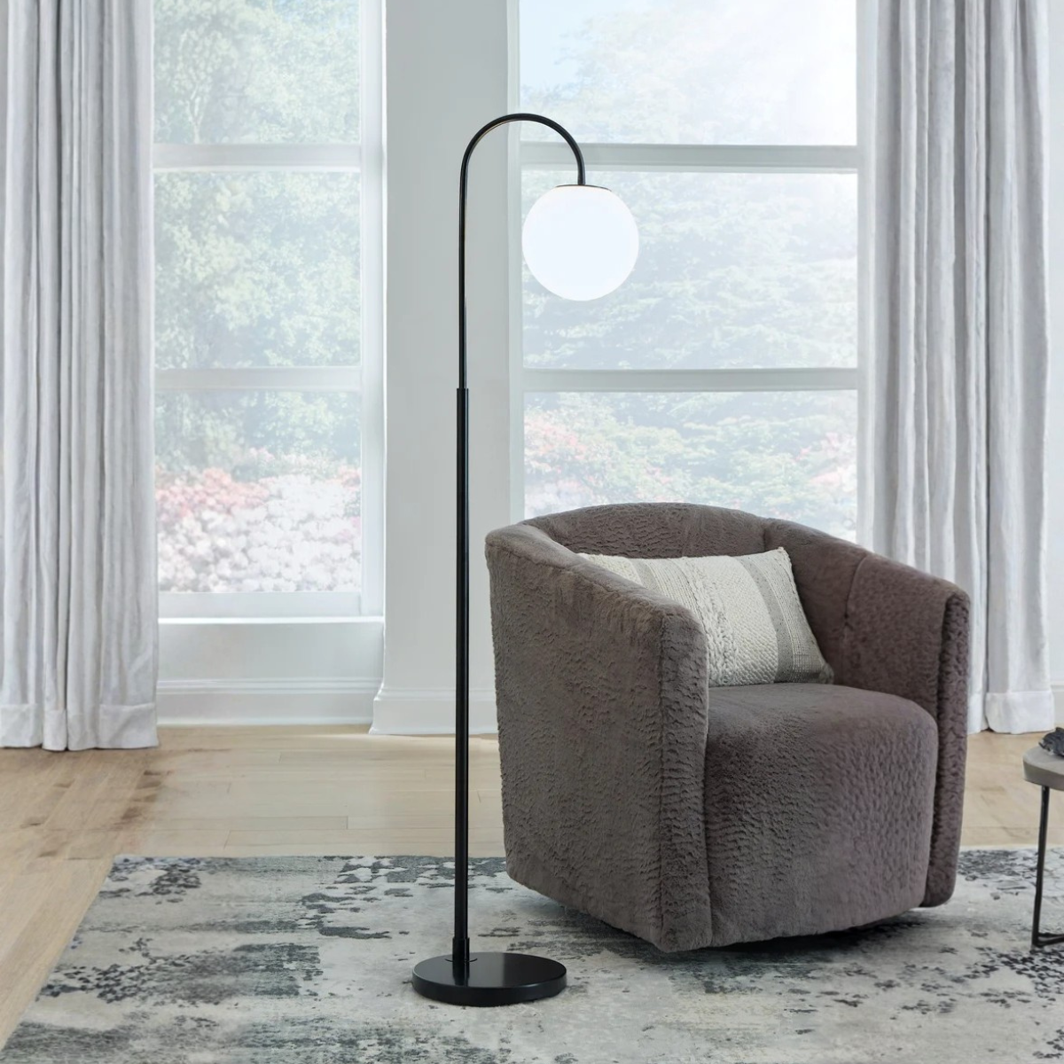 Walkford Floor Lamp - Black